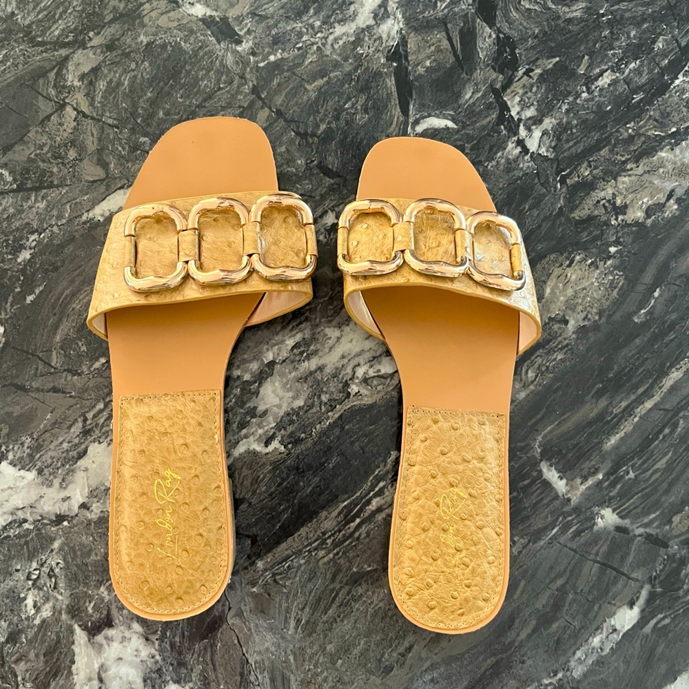 Size 8 dressy sandals. Very good condition.